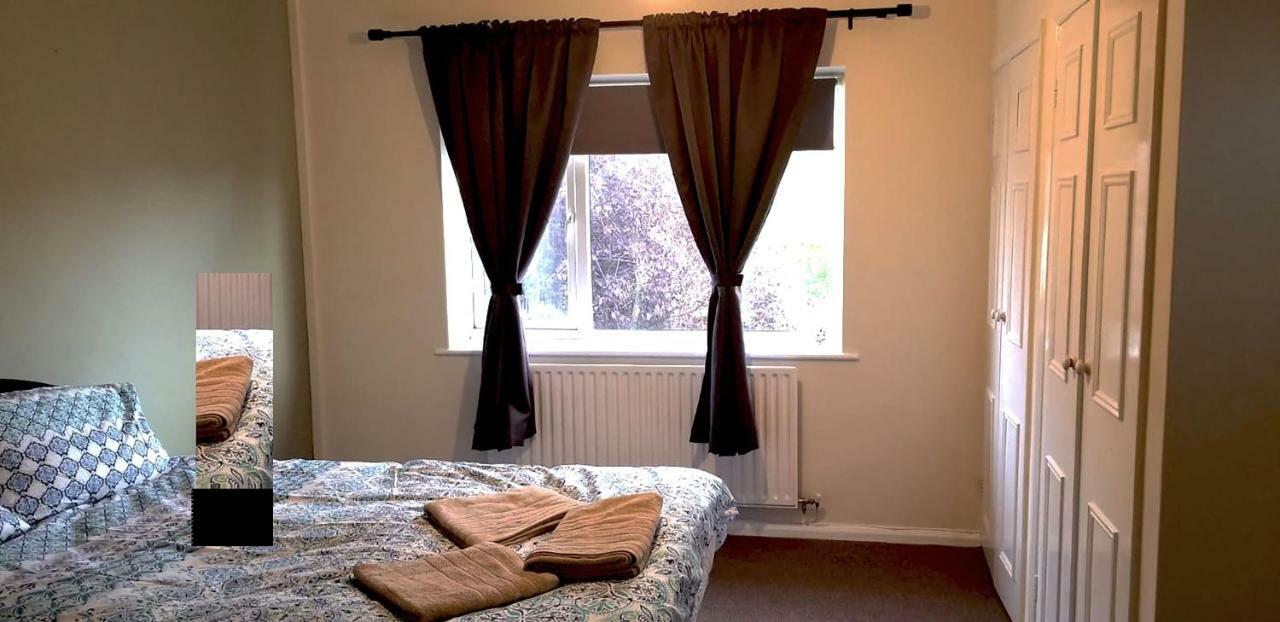 Royal House Slough Hotel Екстериор снимка
